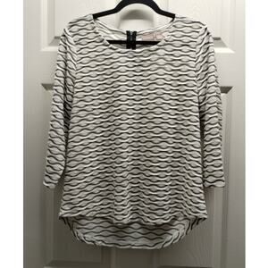 Chico's Women's Size Medium (1) White Black Wavy Ruffle Layered 3/4 Sleeves Top